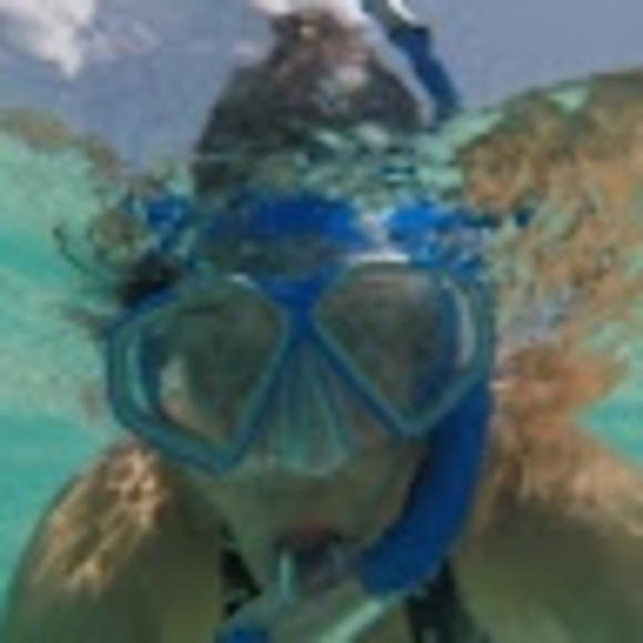 Meet your Posher, Cecilia - Picture 1 of 1